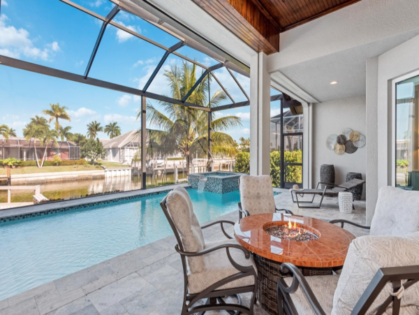 Discover Luxurious Waterfront Retreats - Unmatched Bay Views